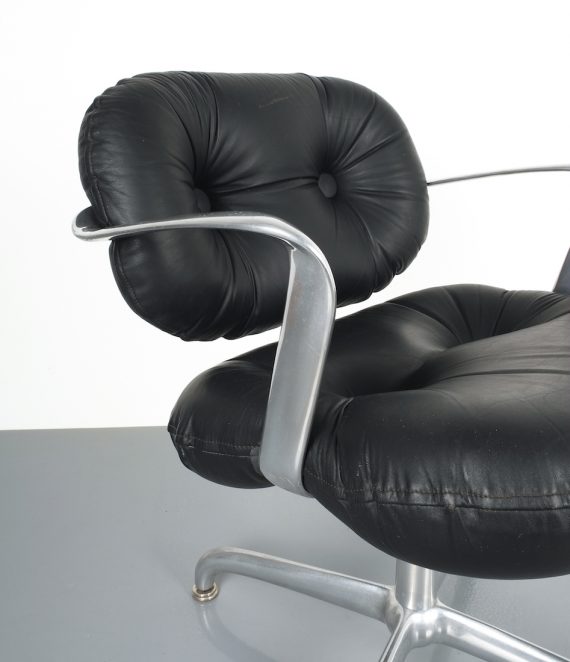 hannah morrison black leather chairs_06